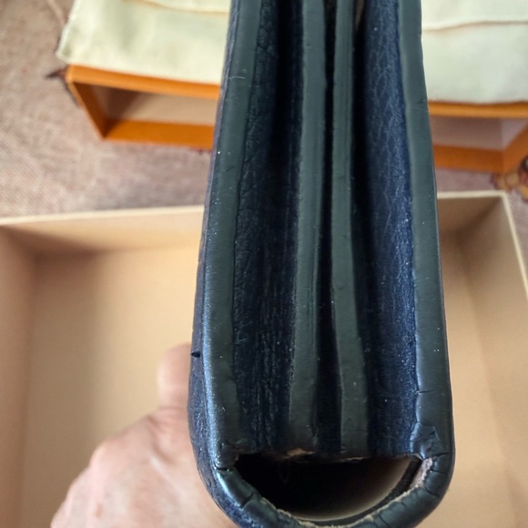 Louis Vuitton Portefeuille Comet Leather Long Wallet - Picture 9 of 13